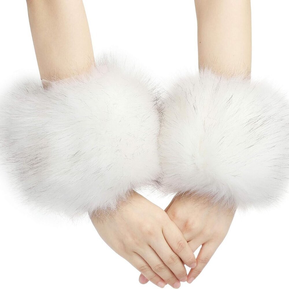 Women's Faux Fur Wrist Cuffs Winter Arm Warmers Stylish Leopard Print Gift